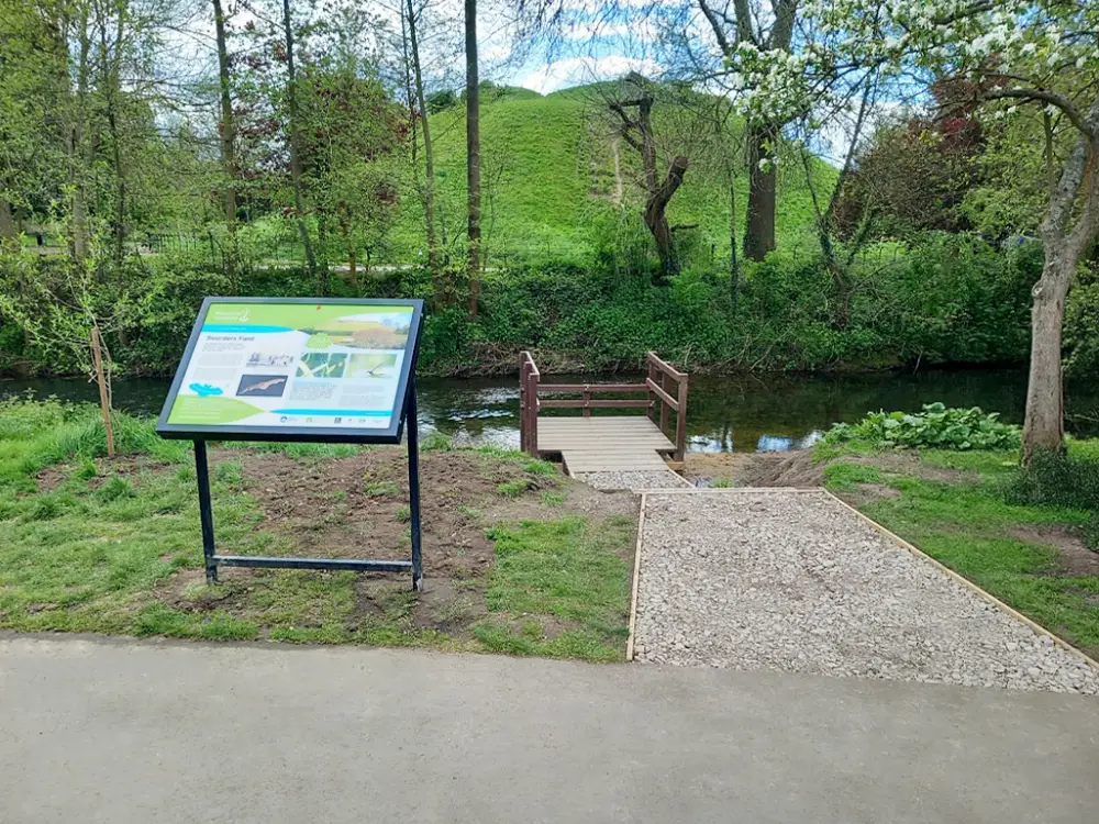 A photo of the viewing platform with Waterside Stortford sign.